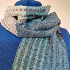 Ambachtelijk geweven blauwe shawl - 100% Merinowol