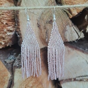 Fringe oorbellen Silver Bloom – glaskralen met roze gloed, 8,5 cm lang, zilveren oorhaken