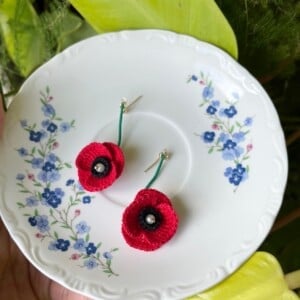 Gehaakte Klaproos Oorbellen – Handgemaakte Rode Bloemen