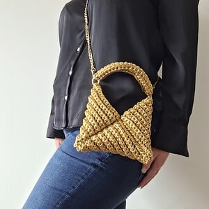 Gehaakte crossbody tas 'Metallic goud'