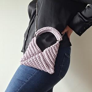 Gehaakte crossbody tas 'Metallic lila'