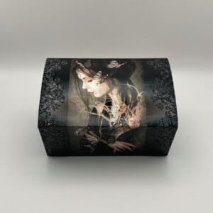 Handgedecoreerd kistje ‘A Moment in Silence’ voor interieur of cadeau