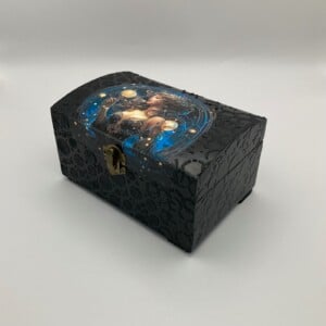 Handgedecoreerde bamboe sieradendoos met het sterrenbeeld ‘Waterman’