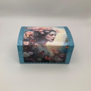 Handgedecoreerde bamboe sieradendoos ‘Flower Girl’