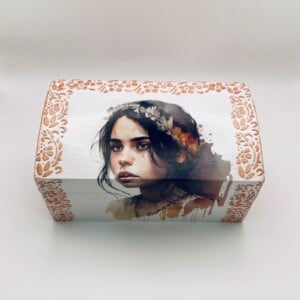 Handgedecoreerd kistje ‘Hobo Girl’ voor interieur of cadeau