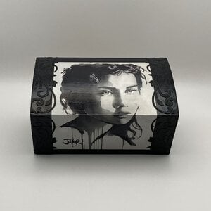 Handgedecoreerde houten sieradendoos ‘The Gaze’