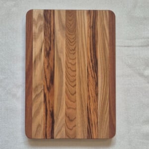 Handgemaakte houten serveerplank 35,5x25x2,7
