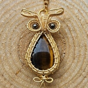 Handgemaakte uilen ketting van koper met tijgeroog steen – 5 cm hanger
