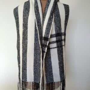Handgeweven klassieke shawl – Tijdloos & Uniek