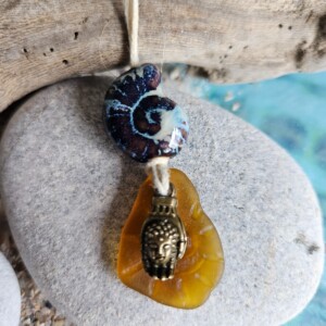 Ketting 030 cognac zeeglas, met schelp