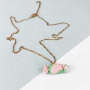 Ketting met roze en groen snoepje