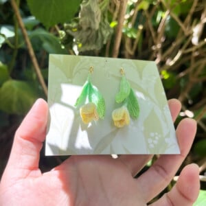 Micro gehaakte tulp oorbellen