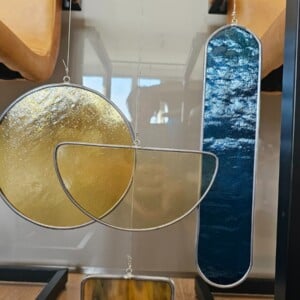 Modern Glas in lood object. "Geel>blauw". Zonnevanger. Uniek