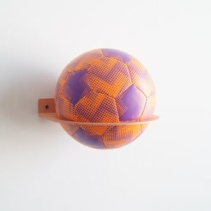 STERKSTAEL Ball Dusty Rose ø 20cm - industriële balhouder muur - wandbevestiging - kleur oud roze - poedercoating - staal