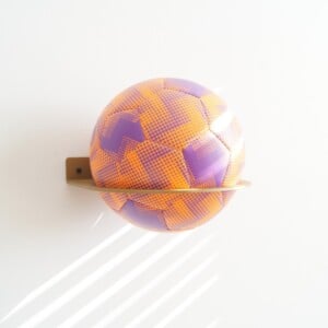 STERKSTAEL Ball Goud ø 20cm - industriële balhouder muur - wandbevestiging - kleur goud - poedercoating - staal