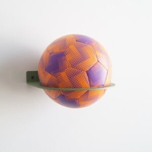 STERKSTAEL Ball Salie Groen ø 20cm - industriële balhouder muur - wandbevestiging - kleur groen - poedercoating - staal