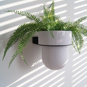 STERKSTAEL Flora S Eco Pot Marble Grey - bloempothouder - kleur houder zwart - kleur pot marmer grijs - inclusief bloempot ø12cm - poedercoating - staal - verticale muur
