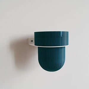 STERKSTAEL Flora S Eco Pot Petrol Green - bloempothouder - kleur houder wit - kleur pot donkergroen - inclusief bloempot ø12cm - poedercoating - staal