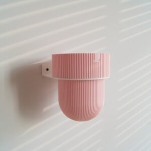 STERKSTAEL Flora S Eco Pot Pink Blossom - bloempothouder - kleur houder wit - kleur pot zacht roze - inclusief bloempot ø12cm - poedercoating - staal