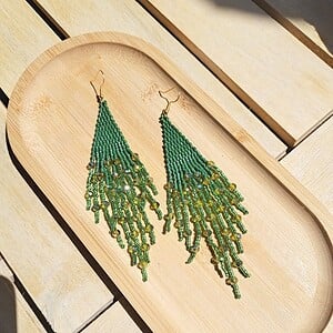 Fringe oorbellen Emerald Goddess – groen, glaskralen & kristallen, 12,5 cm lang, verguld zilveren oorhaken