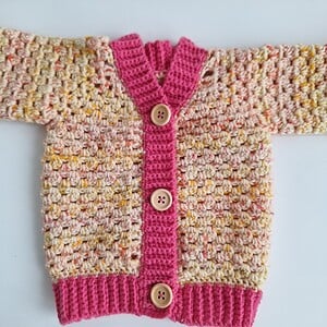 Gehaakt baby vestje | Roze en oranje gemêleerd