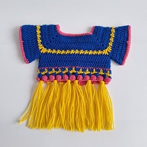 Gehaakte baby vestje | Blauw, roze en geel met gele franjes