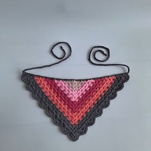 Gehaakte bandana 'Grijs & rozetinten'