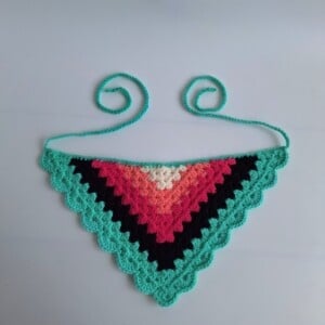 Gehaakte bandana 'Turquoise, zwart en knalroze'