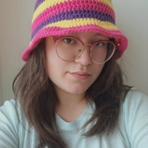 Gehaakte bucket hat | Geel, fuchsia en paars