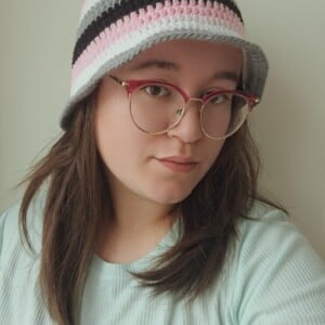 Gehaakte bucket hat | Roze, wit, grijs en zwart