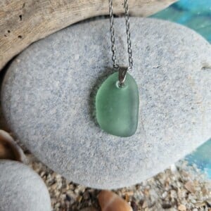 Ketting 032 lichtgroen zeeglas