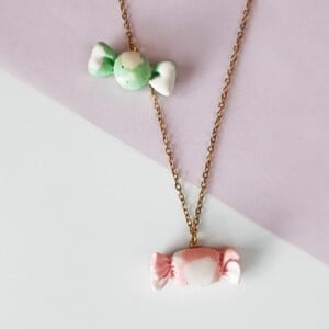 Ketting met 2 gevlekte snoepjes