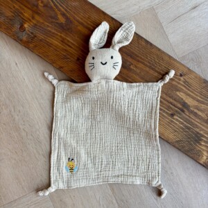 Knuffeldoekje hand geborduurd bij