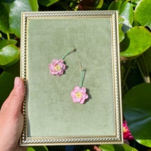 Micro Gehaakte Lotus Oorbellen
