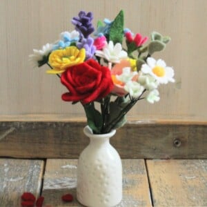 handgemaakt Mini bloemen Boeketje van vilt  8-10 cm lang