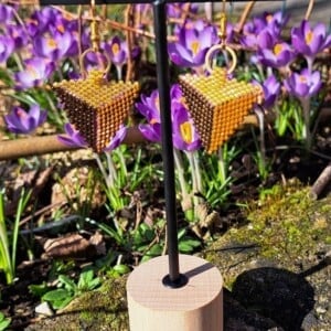 Oorbellen “Golden Earth” – driehoekige Miyuki oorbellen met verguld zilver, 5 cm