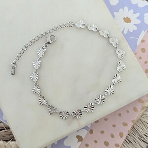 Silver Love Chain – Stainless Steel Hartjesarmband