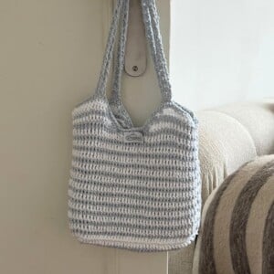 Striped crochet tote bag - Tijdloze Minimalistische Gehaakte Tas