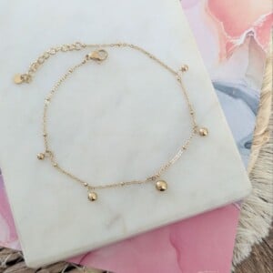 Tiny Dot Charm armband goud