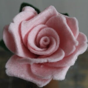 Handgemaakte Vilten Roos rood/wit/roze/