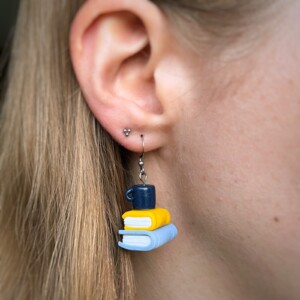 Boekjes en koffie oorbellen