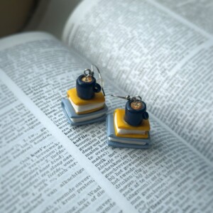 Boekjes en koffie oorbellen