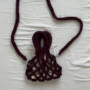 Crochet net bag met afneembare crossbody strap burgundy