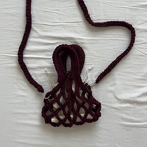 Crochet net bag met afneembare crossbody strap burgundy