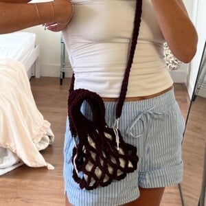 Crochet net bag met afneembare crossbody strap burgundy