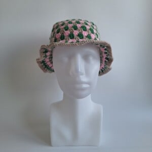 Gehaakte bucket hat | Groen, roze en beige
