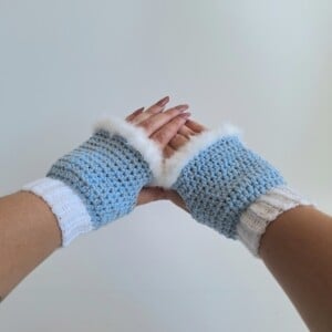 Gehaakte handschoenen - gehaakte vingerloze handschoenen | Lichtblauw en wit