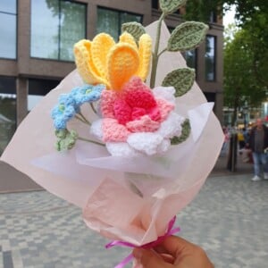 Handgemaakt gehaakt Rose tulp boeket