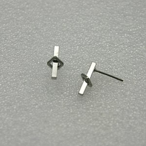Squarred stick oorbellen