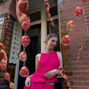 Statement Oorbellen met 4 Stenen Gevuld Echte Bloemen uit Utrecht (The Blossom Chapter)